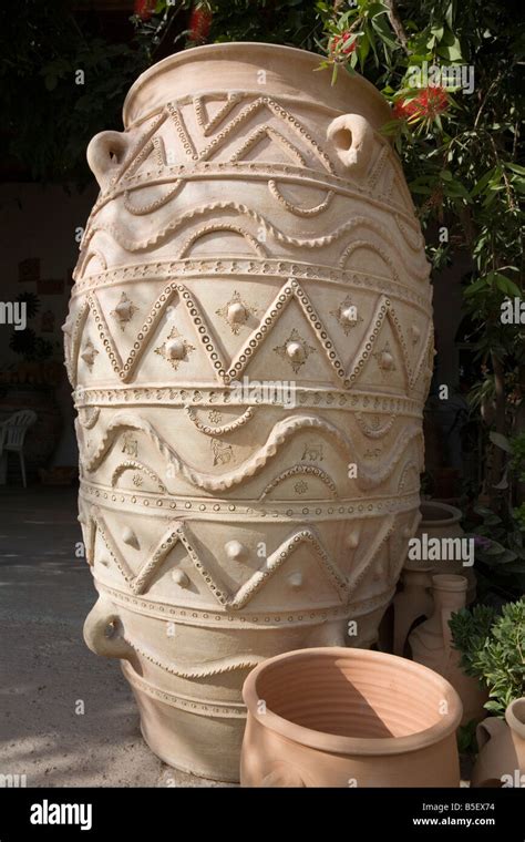 (plural) Storage of old artifacts [ Figgerits Answers ] .